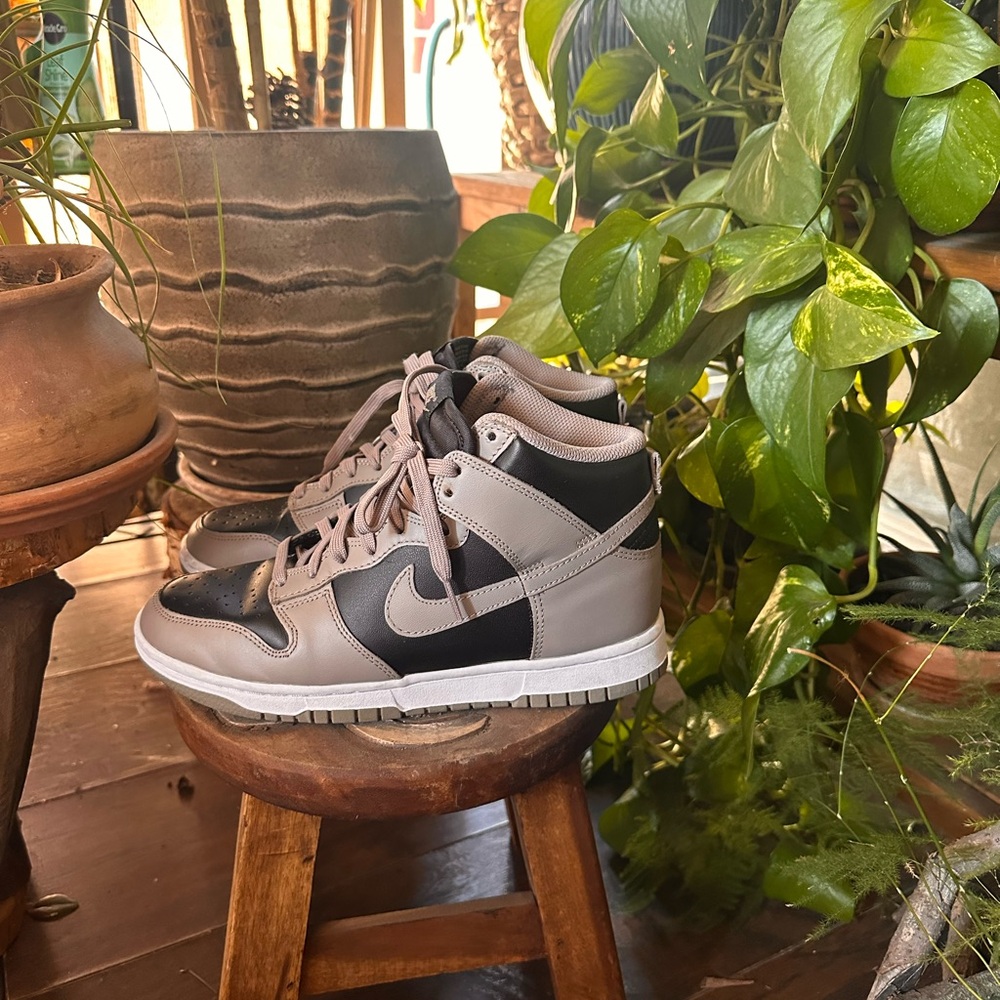 Women’s Dunk High Sneakers - Black and Beige